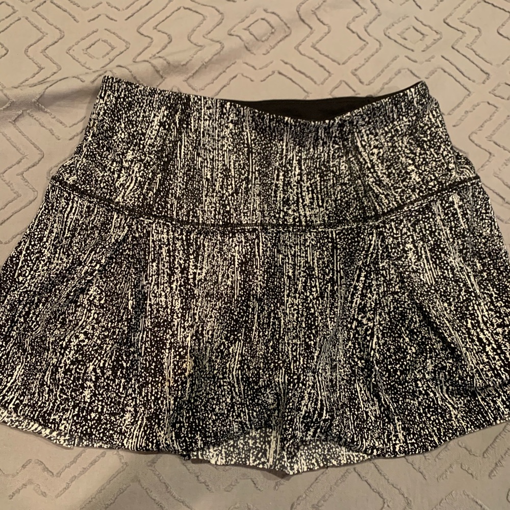 Lululemon skirt size 4